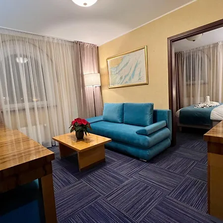 Jess Krolewski Old Town Hotel 3*